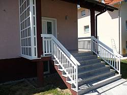 aluminijska stubišna ograda i aluminijska staklena stijena